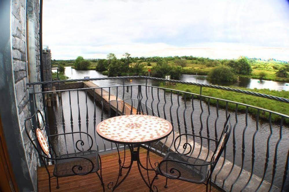 Leitrim Marina Hotel Carrick-on-Shannon Exterior photo